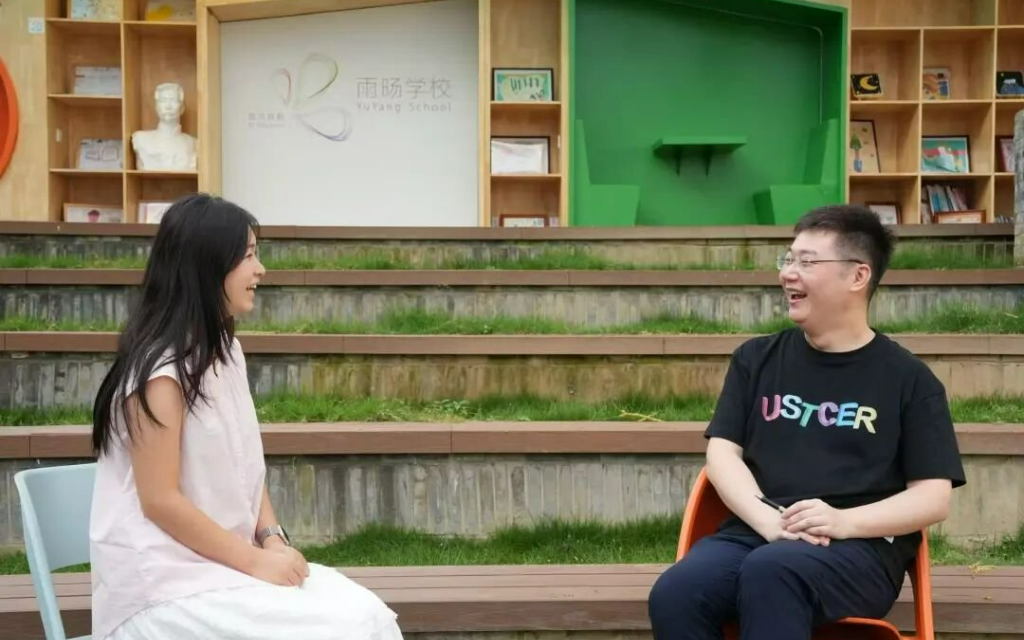 院长观点 | 人工智能少年班,培养中国最会用AI的2000个少年!——与中国科大周慎的云南大理巍山对话
